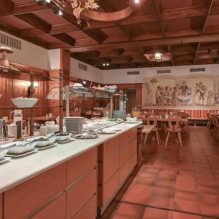 Ξενοδοχείο Weinbauer 3*