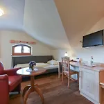 Weinbauer Hotel 3*