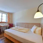 Weinbauer Hotel