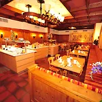 Weinbauer Hotel 3*